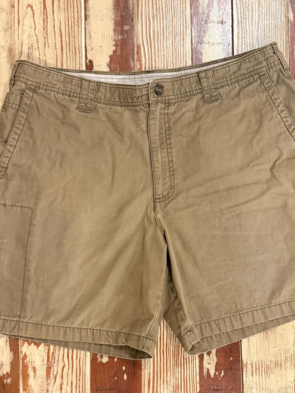 Columbia Men's Roc Shorts Size 40 Khaki Tan Canvas Hiking Outdoor 8" Inseam